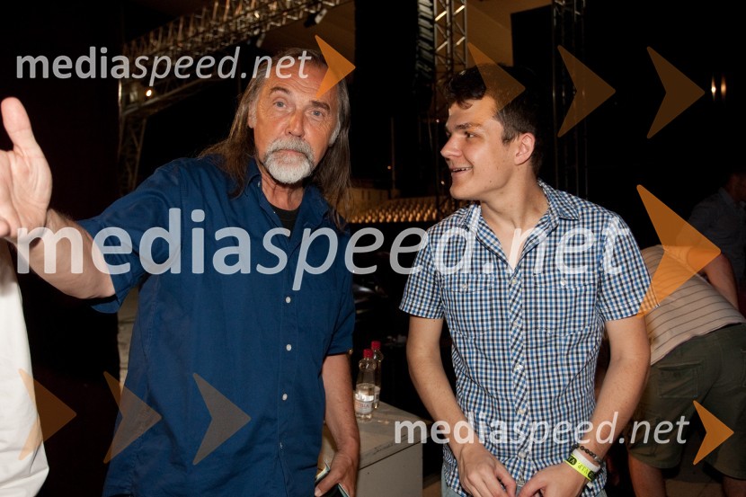 Dragan Bulič, glasbeni urednik; Martin LeskovarNuša Derenda, jubilejni koncert  - 15 let energije