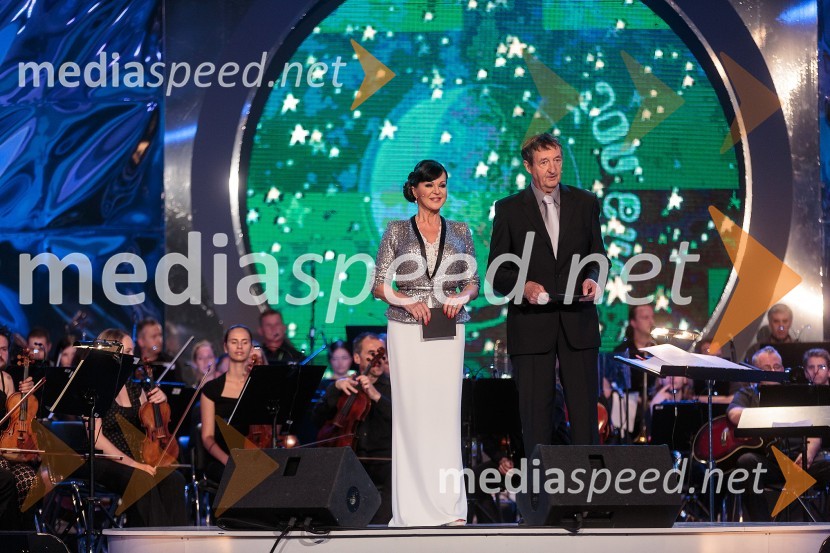 Miša Molk, televizijska urednica, voditeljica;&nbsp;Janez Čuček, nekdanji voditelj TV Dnevnika, novinar in voditelj prireditvePoletna noč, koncert