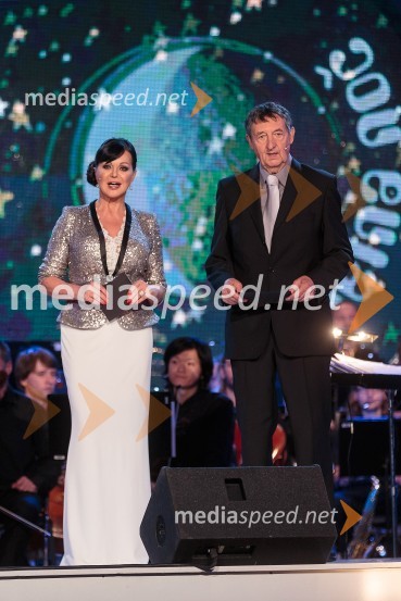 Miša Molk, televizijska urednica, voditeljica;&nbsp;Janez Čuček, nekdanji voditelj TV Dnevnika, novinar in voditelj prireditvePoletna noč, koncert