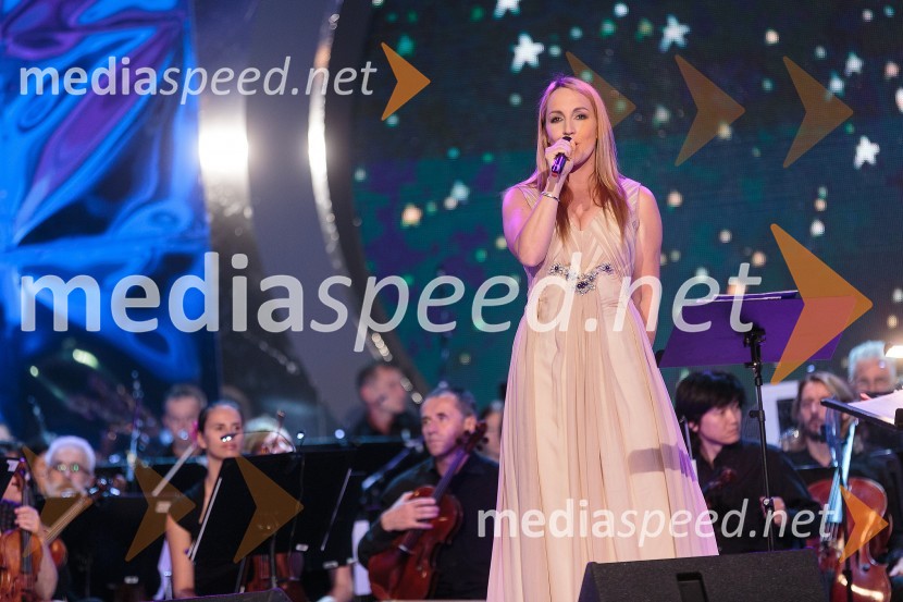 Eva Hren, pevkaPoletna noč, koncert