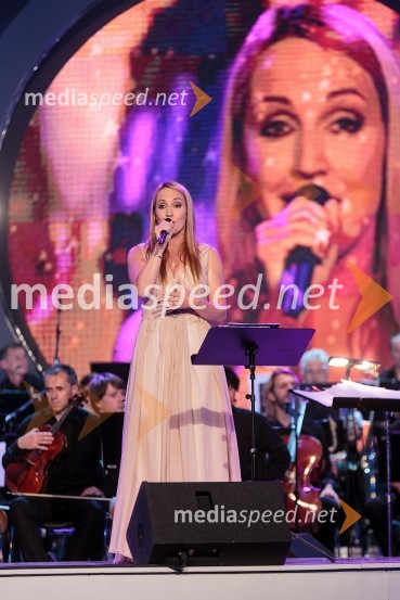 Eva Hren, pevkaPoletna noč, koncert