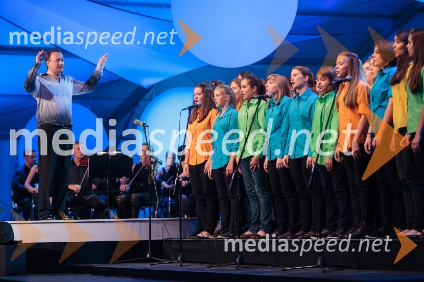 Patrik Greblo, dirigent; mladinski pevski zbor RTV SlovenijaPoletna noč, koncert