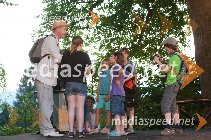 Otroci OŠ Spodnja ŠiškaKresna noč 2013