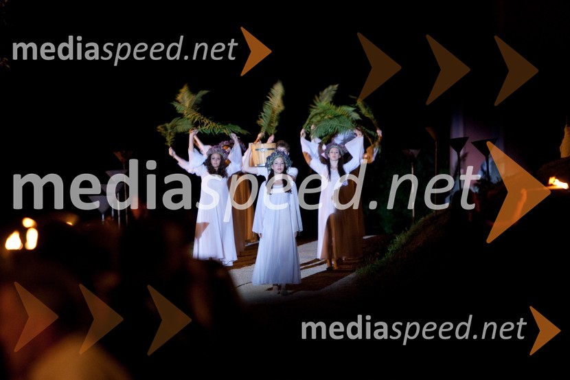 Plesna skupina Kjare StaričKresna noč 2013