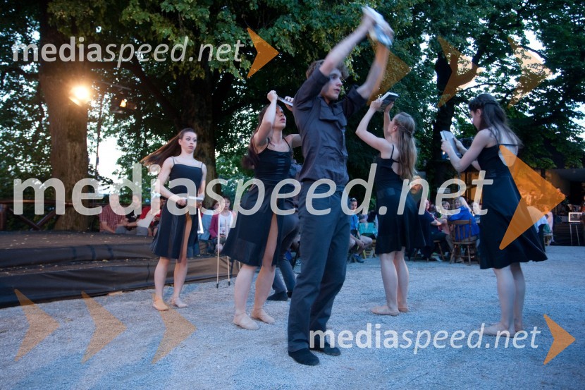 Plesna skupina Kjare StaričKresna noč 2013