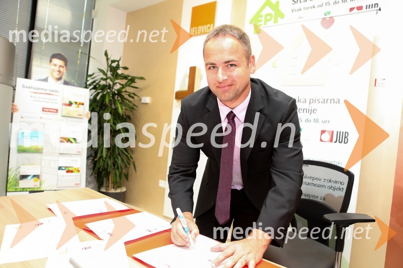 Sašo Kokalj; predsednik uprave družbe JUB-H d. d.Prva Energetska pisarna Srca Slovenije je zaživela v JUB Design Studiu v Dolu pri Ljubljani