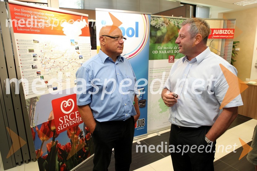 Štefan Hoyer; predsednik nadzornega sveta družbe JUB-H d. d; ...Prva Energetska pisarna Srca Slovenije je zaživela v JUB Design Studiu v Dolu pri Ljubljani