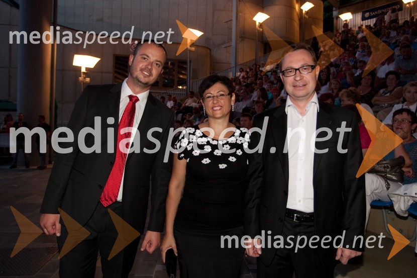 Marko Česnik, direktor Avditorija Portorož; Tatjana Kapel; Marko Filli, generalni direktor RTV Slovenija33. Festival Melodije morja in sonca
