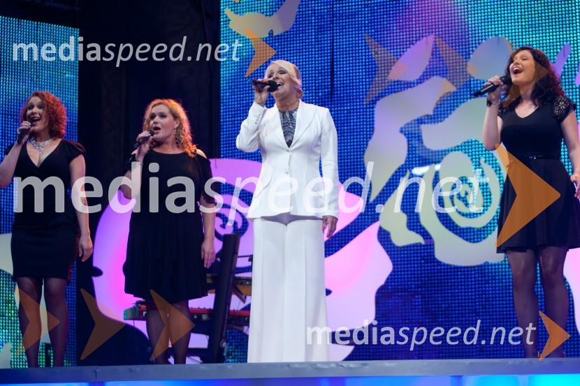 Alenka Godec, pevka33. Festival Melodije morja in sonca