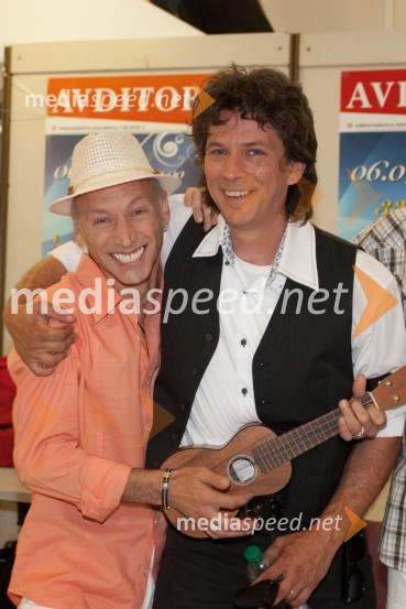 Enzo Hrovatin, pevec; Jože Jež - Pepi, pevec skupine Kalamari33. Festival Melodije morja in sonca