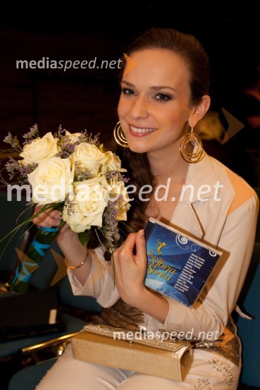 Ylenia Zobec, pevka33. Festival Melodije morja in sonca