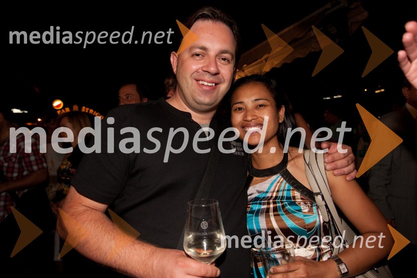 Matjaž Sterže, glasbenik; Phayao Nunmalang Sterže33. Festival Melodije morja in sonca