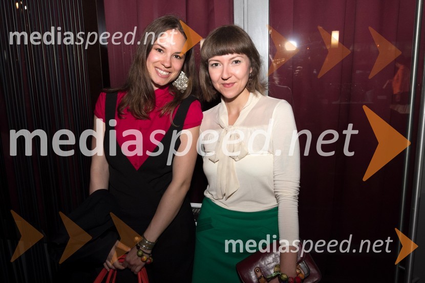 Barbara Ferčič, pomočnica urednice revije Grazia&nbsp; (desno) s prijateljicoFashion Loves Party