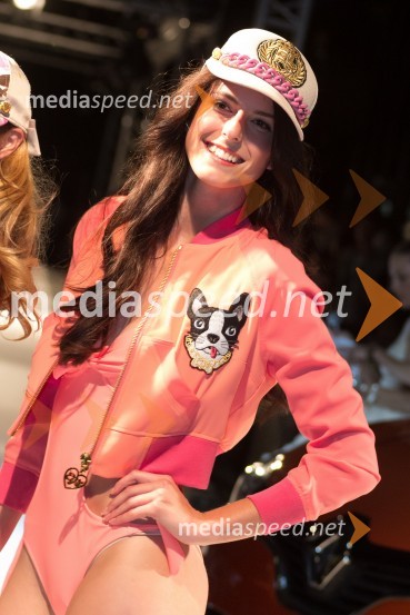 Manekenka, predstavitev kolekcije hrvaške modne znamke ELFS za poletje 2013Fashion Loves Party