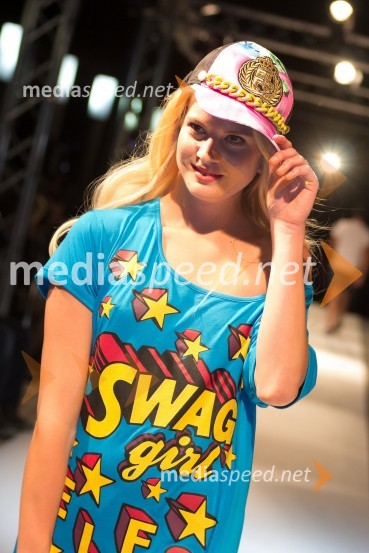 Manekenka, predstavitev kolekcije hrvaške modne znamke ELFS za poletje 2013Fashion Loves Party