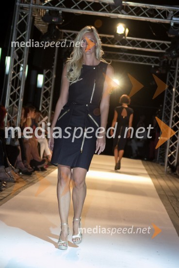 Tjaša Kokalj, manekenka, premiera kolekcije za poletje 2014 avstrijske modne znamke CallistiFashion Loves Party