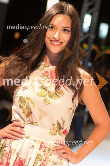 Manekenka;&nbsp;predstavitev kolekcije italijanske oblikovalke Marte Ferri za poletje 2013Fashion Loves Party