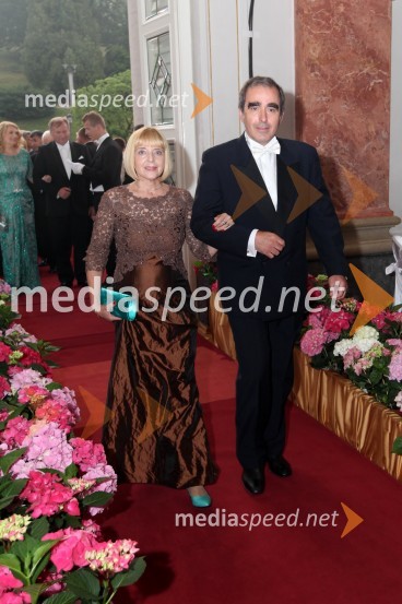 Prim.doc.dr. Marjan Koršič, predstojnik Kliničnega oddelka za nevrokirurgijo UKC LJ; soprogaAnin ples 2013