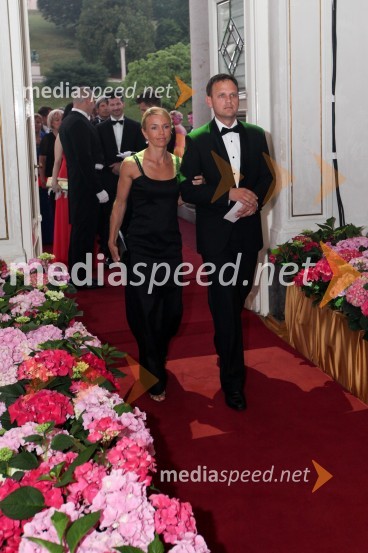 Mirjam Bolta; soprog Franci Bolta, direktor znamke Audi pri podjetju Porsche Slovenija d.o.o.Anin ples 2013