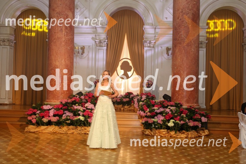 Helena Pirc, povezovalka prireditveAnin ples 2013