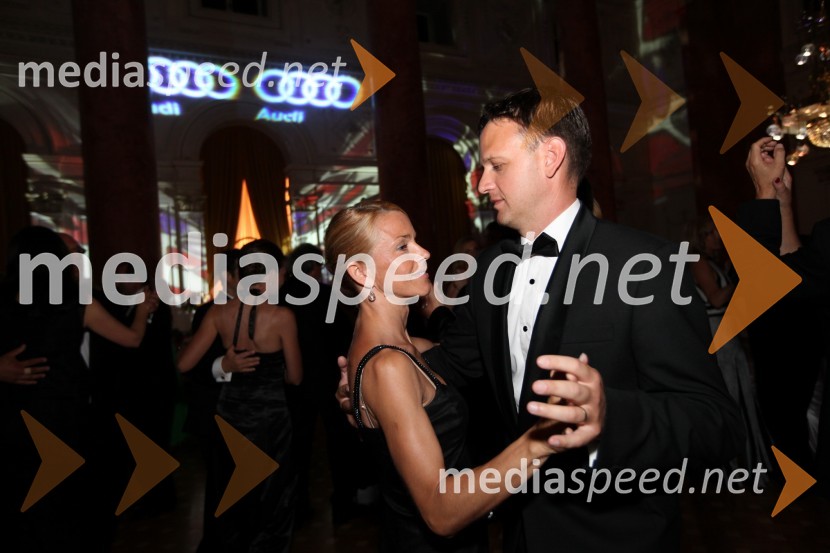 Mirjam Bolta; soprog Franci Bolta, direktor znamke Audi pri podjetju Porsche Slovenija d.o.o.Anin ples 2013