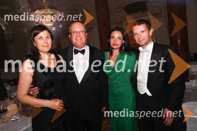 Maja Klančnik; soprog Iztok Klančnik, direktor HP Slovenija; Tijana Orešič, dr. med. specialistka dermatologije; soprog Tomaž Orešič, EFT GroupAnin ples 2013