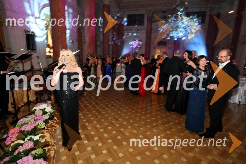 Nuša Derenda, pevkaAnin ples 2013