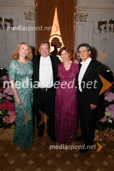 Sonja; soprog Bojan Cestnik; Biserka Križan; soprog Franci Križan, Rotary Club Ljubljana EmonaAnin ples 2013