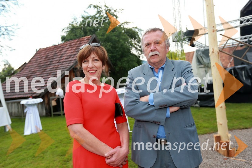 VIktorija Potočnik, direktorica Pionirskega doma; ...Janez Škrabec srečal Abrahama