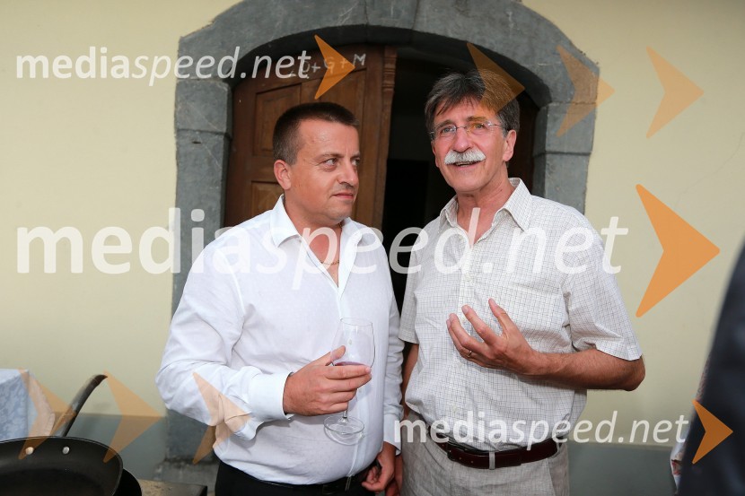 Joc Pečečnik, lastnik družbe Elektronček d.d.; Joško Čuk, direktor Gledališča Nova GoricaJanez Škrabec srečal Abrahama