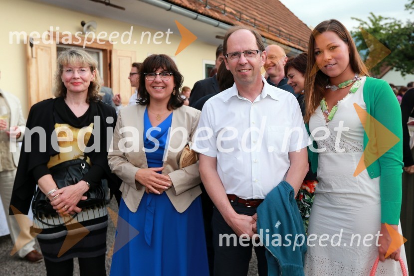 ...; ...; prof. dr. Dušan Mramor, dekan Ekonomske fakultete v Ljubljani; ...Janez Škrabec srečal Abrahama