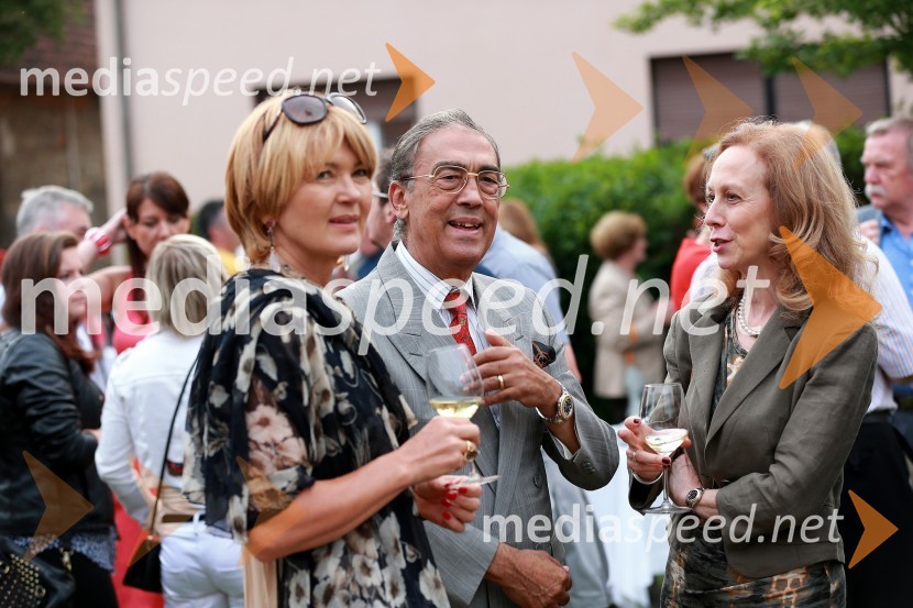 Nevenka Črešnar Pergar, direktorica NP Consulting; Rossella Franchini Sherifis, veleposlanica Italije v Sloveniji in soprogJanez Škrabec srečal Abrahama