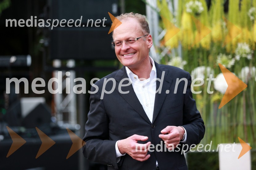 Janez Škrabec, Riko d.o.o.Janez Škrabec srečal Abrahama