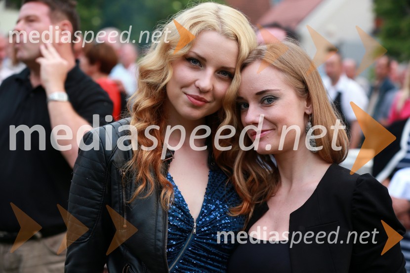 Maja Keuc, pevka; ...Janez Škrabec srečal Abrahama