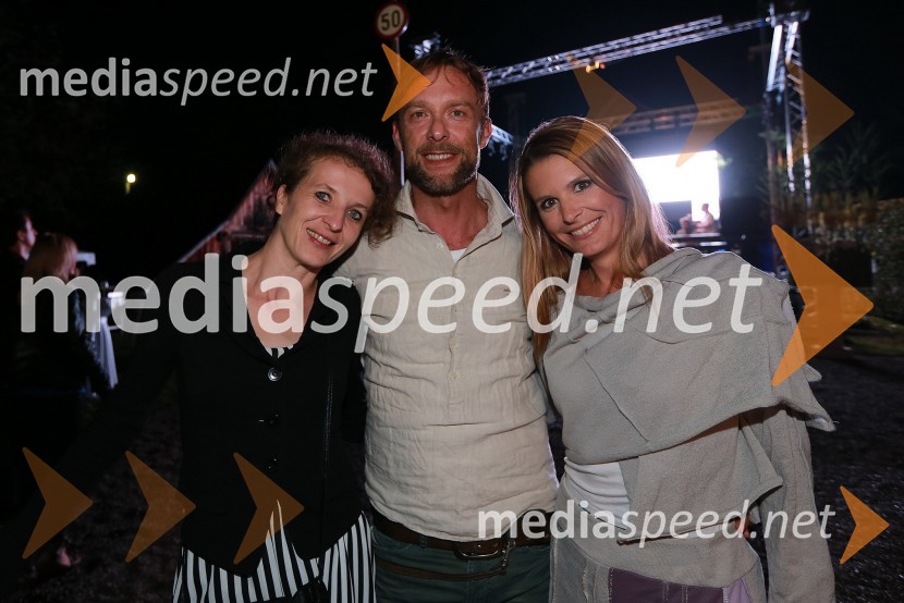 Polona Lovšin, Riko; Matej Filipčič, režiser; Bernarda Žarn, voditeljicaJanez Škrabec srečal Abrahama