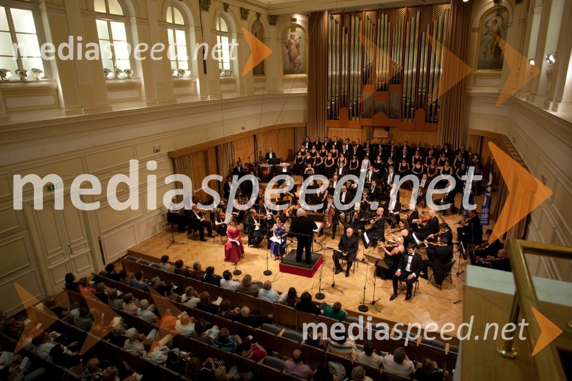 NastopajočiStabat Mater v izvedbi Fundacije Opere Giuseppe Verdi iz Trsta, Festival Ljubljana 2013