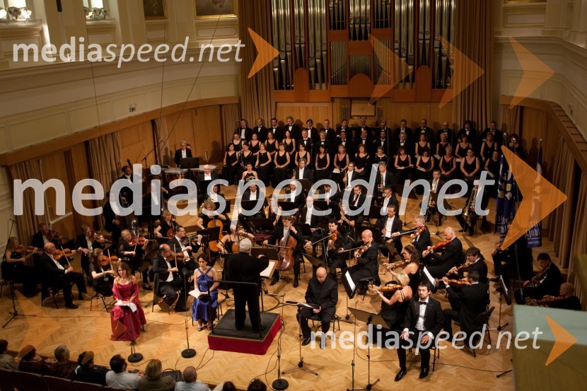 NastopajočiStabat Mater v izvedbi Fundacije Opere Giuseppe Verdi iz Trsta, Festival Ljubljana 2013