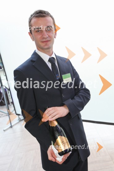 Jernej Kac, študent Višje strokovne šole za gostinstvo in turizem Maribor20. mednarodna konferenca Eurhodip, sprejem v hotelu City