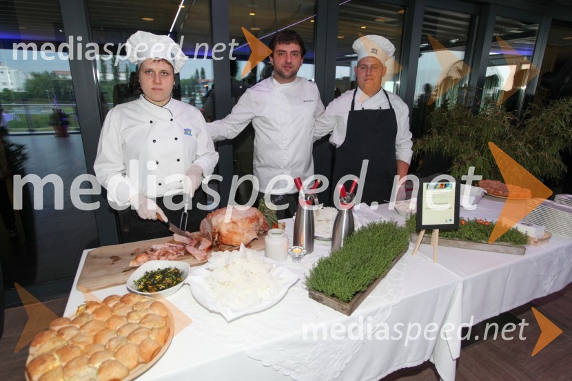 Študenti Višje strokovne šole za gostinstvo in turizem Maribor20. mednarodna konferenca Eurhodip, sprejem v hotelu City