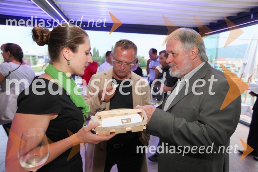 Lidija Šijanec, Višja strokovna šola za gostinstvo in turizem Maribor; Janez Bratož, kuhar, JB restavracija; Janez Bogataj, etnolog20. mednarodna konferenca Eurhodip, sprejem v hotelu City