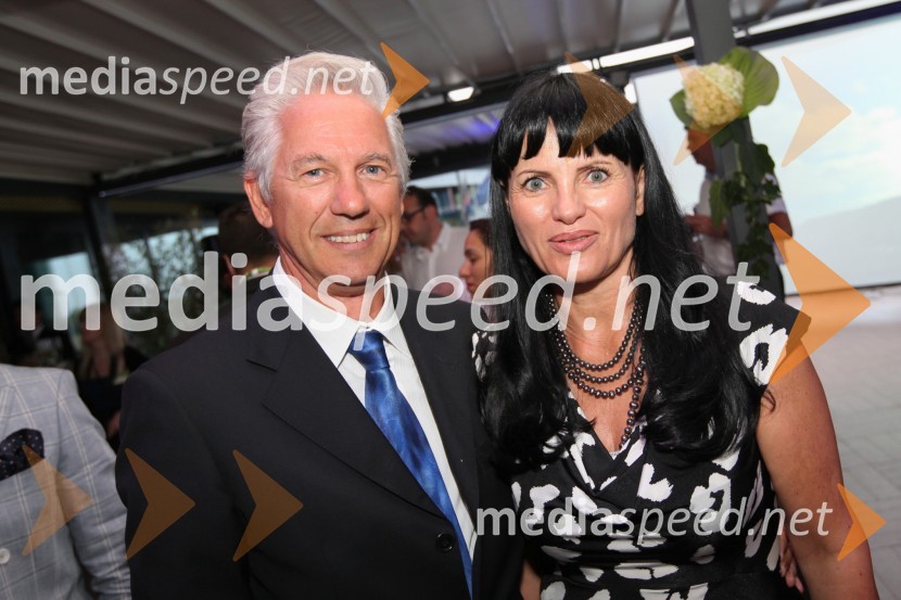 ...; mag. Helena Cvikl, direktorica Višje strokovne šole za gostinstvo in turizem v Mariboru20. mednarodna konferenca Eurhodip, sprejem v hotelu City