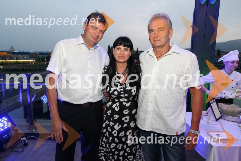 ...; mag. Helena Cvikl, direktorica Višje strokovne šole za gostinstvo in turizem v Mariboru; ...20. mednarodna konferenca Eurhodip, sprejem v hotelu City