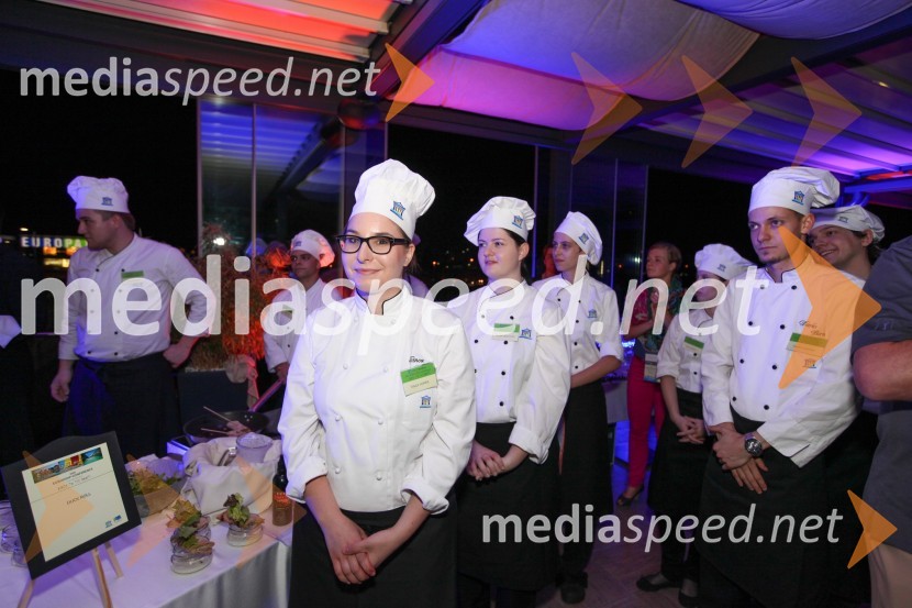 Študenti Višje strokovne šole za gostinstvo in turizem v Mariboru20. mednarodna konferenca Eurhodip, sprejem v hotelu City