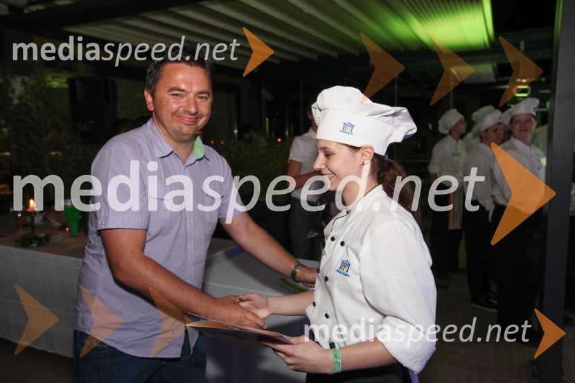 Slaviša Amidžič, kuhar, hotel Primus;&nbsp;Maja Dobnik, študentka Višje strokovne šole za gostinstvo in turizem v Mariboru20. mednarodna konferenca Eurhodip, sprejem v hotelu City