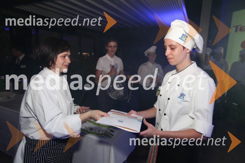 Mojca Polak, predavateljica Višje strokovne šole za gostinstvo in turizem v Mariboru; študentka Višje strokovne šole za gostinstvo in turizem v Mariboru20. mednarodna konferenca Eurhodip, sprejem v hotelu City