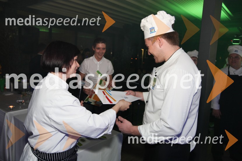 Mojca Polak, predavateljica Višje strokovne šole za gostinstvo in turizem v Mariboru; Luka Gmajner, študent&nbsp;Višje strokovne šole za gostinstvo in turizem v Mariboru20. mednarodna konferenca Eurhodip, sprejem v hotelu City