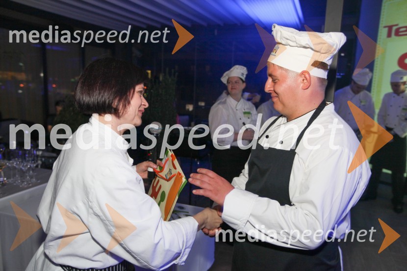 Mojca Polak, predavateljica Višje strokovne šole za gostinstvo in turizem v Mariboru; študent&nbsp;Višje strokovne šole za gostinstvo in turizem v Mariboru20. mednarodna konferenca Eurhodip, sprejem v hotelu City