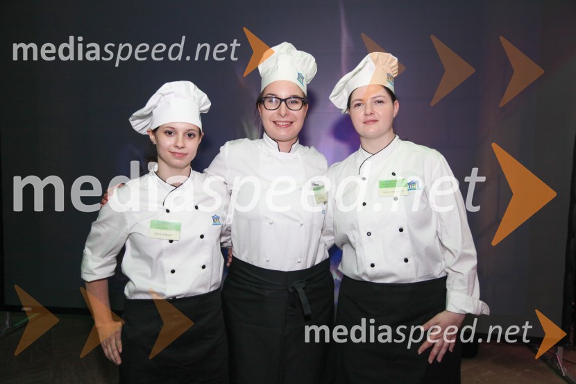 Maja Dobnik; Tinca Vomer;&nbsp;Tanja Hrastovec,&nbsp;študentke Višje strokovne šole za gostinstvo in turizem v Mariboru20. mednarodna konferenca Eurhodip, sprejem v hotelu City