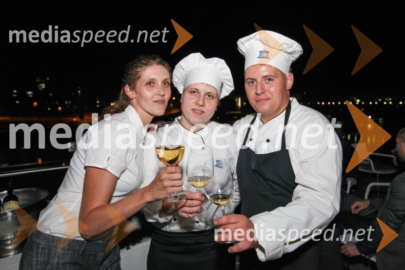 Študenti Višje strokovne šole za gostinstvo in turizem v Mariboru20. mednarodna konferenca Eurhodip, sprejem v hotelu City