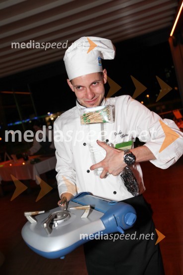 Darko Borinc, študent Višje strokovne šole za gostinstvo in turizem v Mariboru20. mednarodna konferenca Eurhodip, sprejem v hotelu City